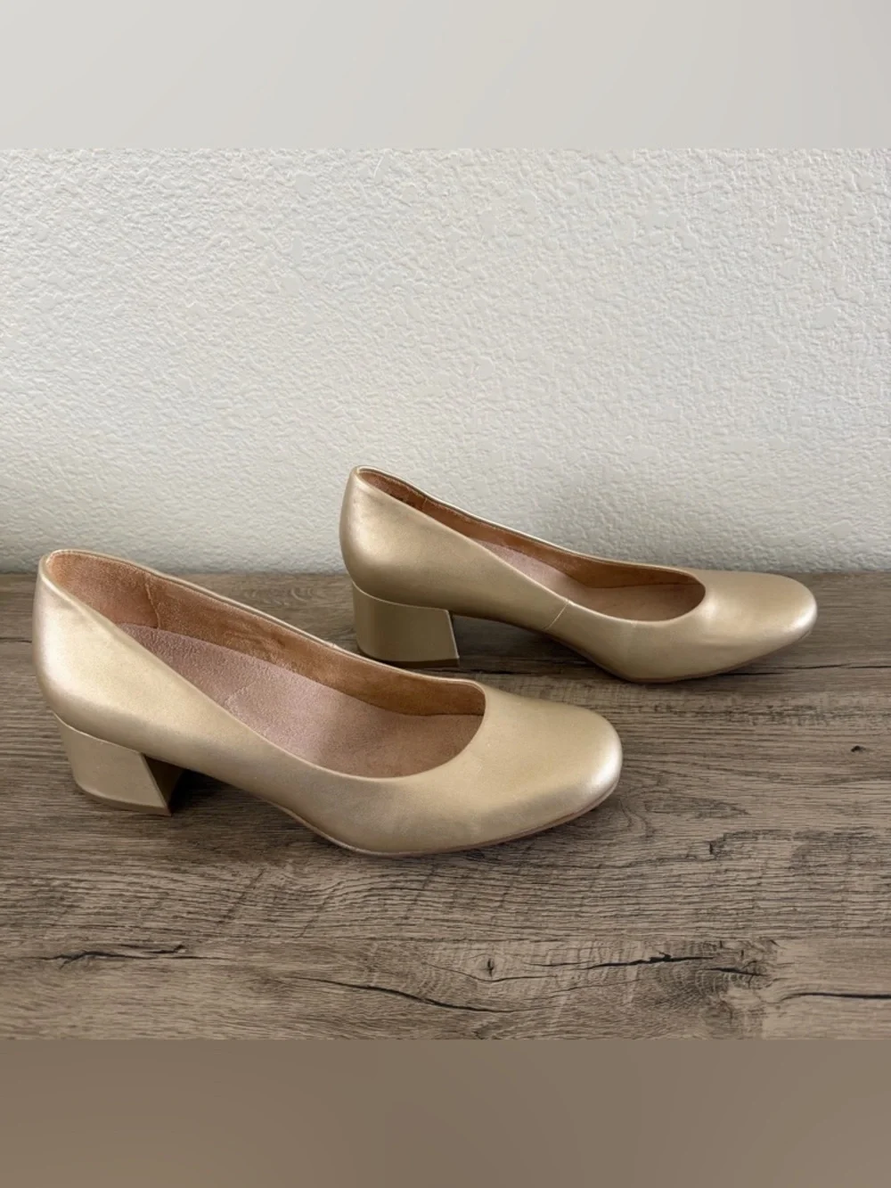 Naturalizer‎ Donelle Closed Toe Classic Dress Pumps Gold Champagne Women's 9.5M